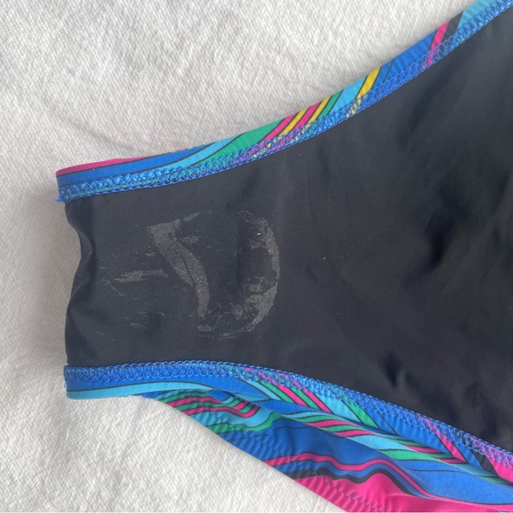 Bikini GTX blue and pink. Tags cut out but I know the top is XL and bottom M - Picture 7 of 7